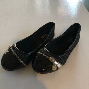Michael Kors Girl’s Black Patent/Fabric Flats 2 US